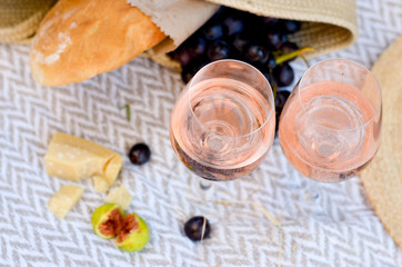 Fototapeta na wymiar Wine, bread, grapes. Picnic.