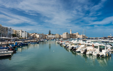 Hafen von Trani; Apulien; Italien
