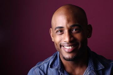 Fototapeta premium Black man in front of a colored background