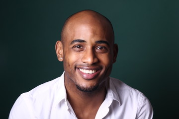 Fototapeta premium Black man in front of a colored background