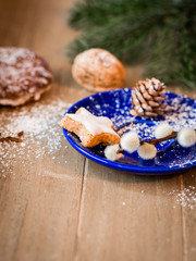Kaffee mit weihnachtlichen Ambiente