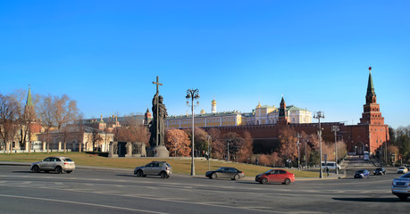 Fototapeta na wymiar Borovitskaya Square, Monument to prince Vladimir Sviatoslav, Kremlin towers. Moscow.