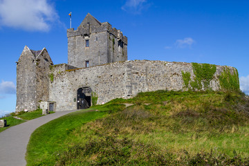 Fototapeta na wymiar Dunguaire Castle in Kinvarra