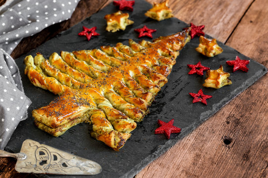 Fototapeta tarte soleil pesto en forme de sapin 2