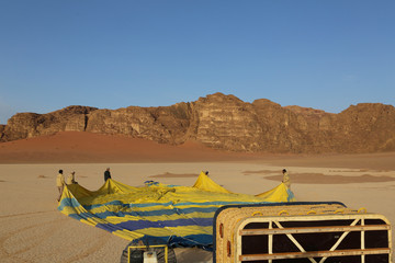 zeppelin hot air balloon preparation to fly in the desert © wahid elm
