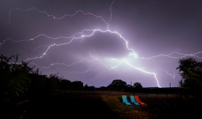 foudre au dessus des transats