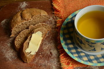 cup of tea with gluten-free and lactose-free vegan