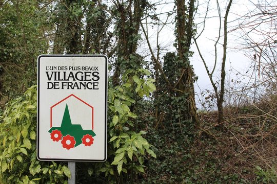 VILLAGE MEDIEVAL DE PEROUGES - AIN