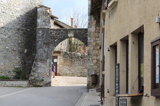 VILLAGE MEDIEVAL DE PEROUGES - AIN
