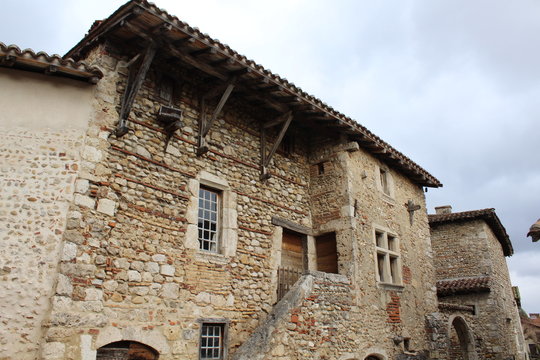 VILLAGE MEDIEVAL DE PEROUGES - AIN
