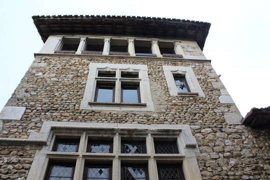 VILLAGE MEDIEVAL DE PEROUGES - AIN