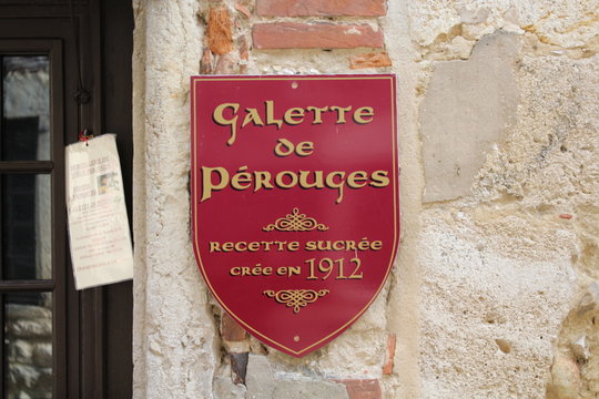 VILLAGE MEDIEVAL DE PEROUGES - AIN