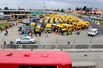 Wide Shot Of Obalende Bus Garage Terminal In Lagos Nigeria - obrazy, fototapety, plakaty