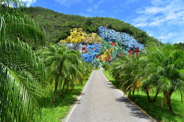 Obraz premium prehistoric mural in vinales cuba