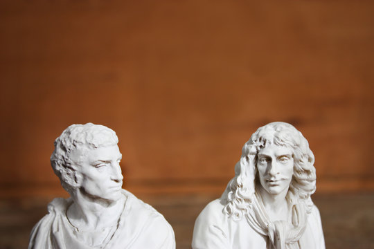 会話する二人　石膏像　ミニチュア