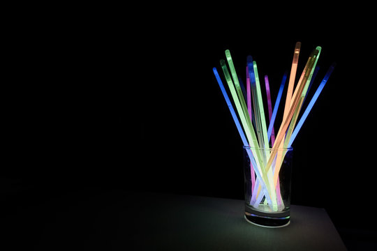 Arrangement of glow sticks 