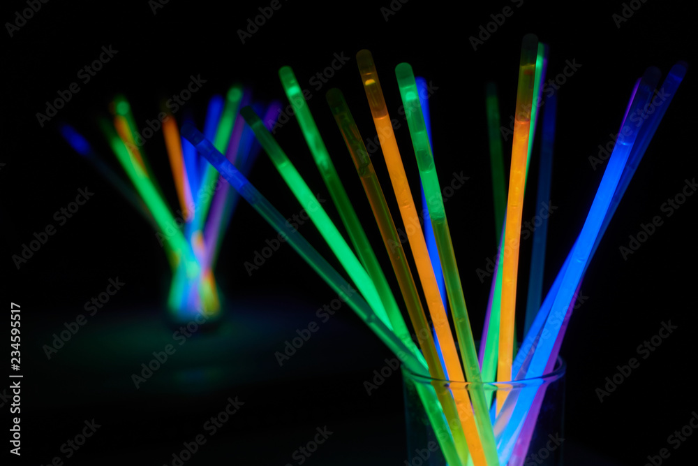 Sticker arrangement of glow sticks