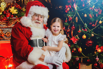 Fototapeta na wymiar young girl with santa