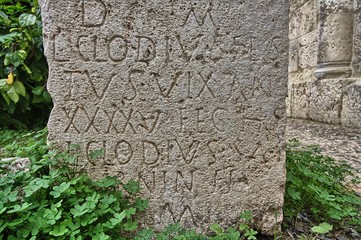 Stele presso la Basilica di San Saturnino a Cagliari