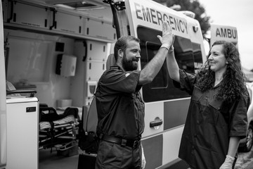 Paramedics at work with an ambulance © Rawpixel.com