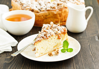 Apple cake with caramel and crumble.