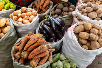 Gemüsestand in Tschoponata in Kirgistan