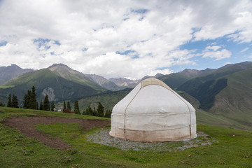 Jurte im Semyenovka Tal in Kirgistan