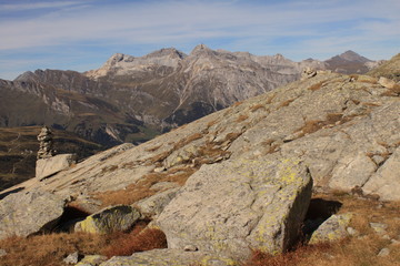 Fototapeta premium Hochalpine Landschaft am Schwarzhorn (Splügen)