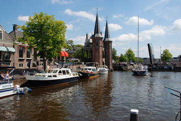 Waterpoort Sneek in de zomer