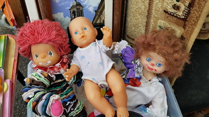 Old dolls at the flea market - 234636912