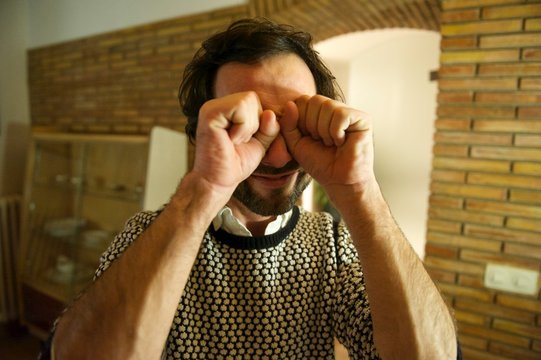 hombre con sue&ntilde;o