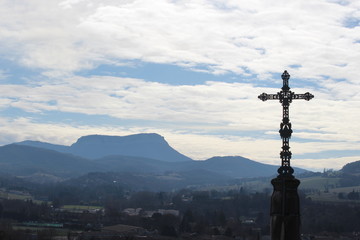 VILLAGE MEDIEVAL DE CREST - DROME PROVENCALE - FRANCE