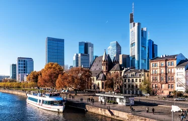 Frankfurter Skyline mit Mainufer, Frankfurt am Main © EKH-Pictures