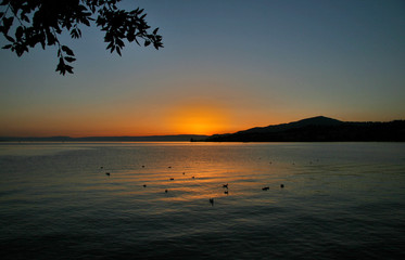 Fototapeta na wymiar Sunset at Lake Geneva in Montreux, Switzerland.