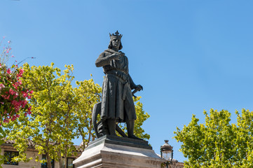 Statue Ludwig der Heilige in Aigues-Mortes in S&uuml;dfrankreich