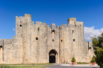 Fototapeta na wymiar Stadtmauer von Aigues-Mortes
