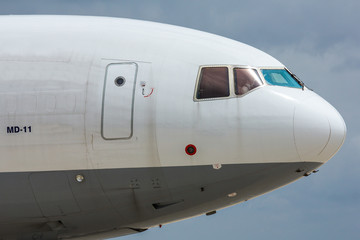 Fototapeta na wymiar MD11 Airliner am Boden 