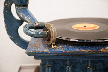 Needle old gramophone. Old retro music.