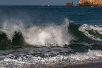 Obraz premium Breaking Atlantic ocean wave, Nazare, Portugal.