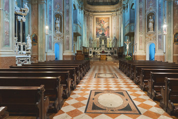 Fototapeta na wymiar Chiesa di Santa Maria Assunta Lago di Garda