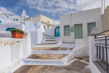 Il pittoresco villaggio di Pyrgos Kallistis, isola di Santorini GR	