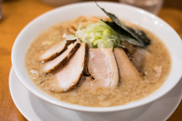 豚骨ラーメン