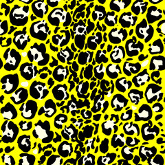 Seamless black and yellow leopard pattern. Animal skin grunge texture. Vector illustration.
