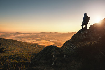 Bergsteiger / Wanderer auf Berg - Sonnenaufgang - Sonnenuntergang (Silhouette)