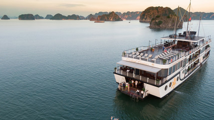 Vietnam - Halong Bucht - Dronenaufnahmen