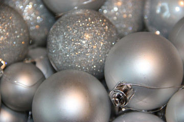 Silver balls 
