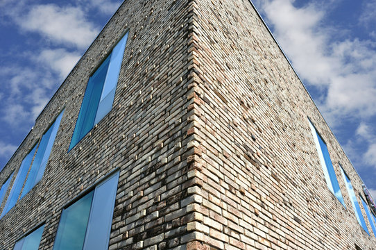 Fassade eines modernen Geb&auml;udes