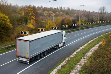 Articulated lorry