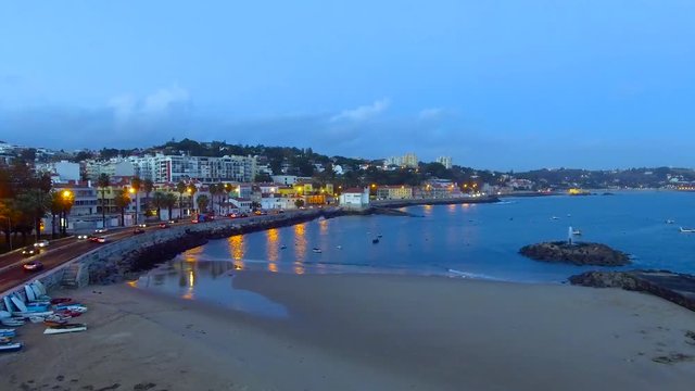 Vista da Marginal na Vila de Pa&ccedil;o de Arcos em Portugal