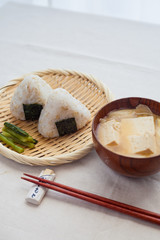 麦ごはんおにぎり